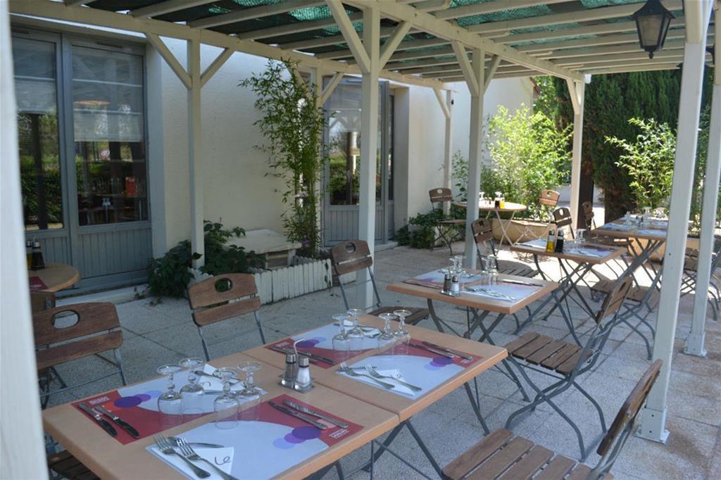 Hotel Campanile Arles Exterior foto