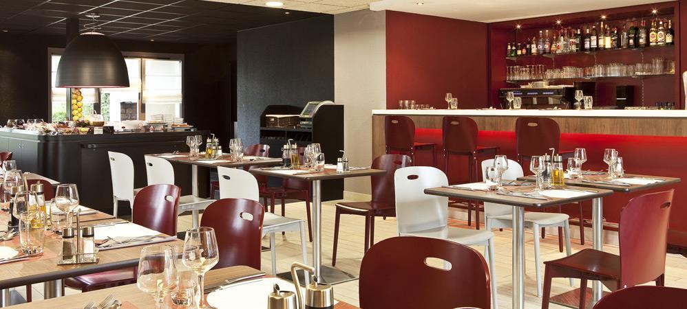 Hotel Campanile Arles Restaurant foto