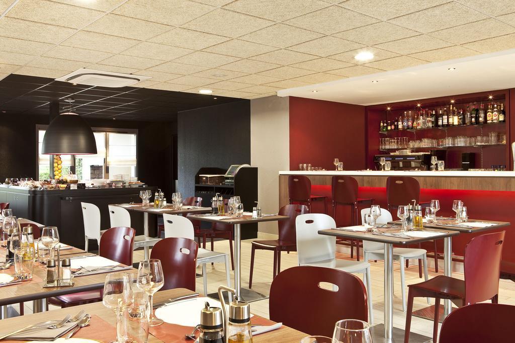 Hotel Campanile Arles Restaurant foto