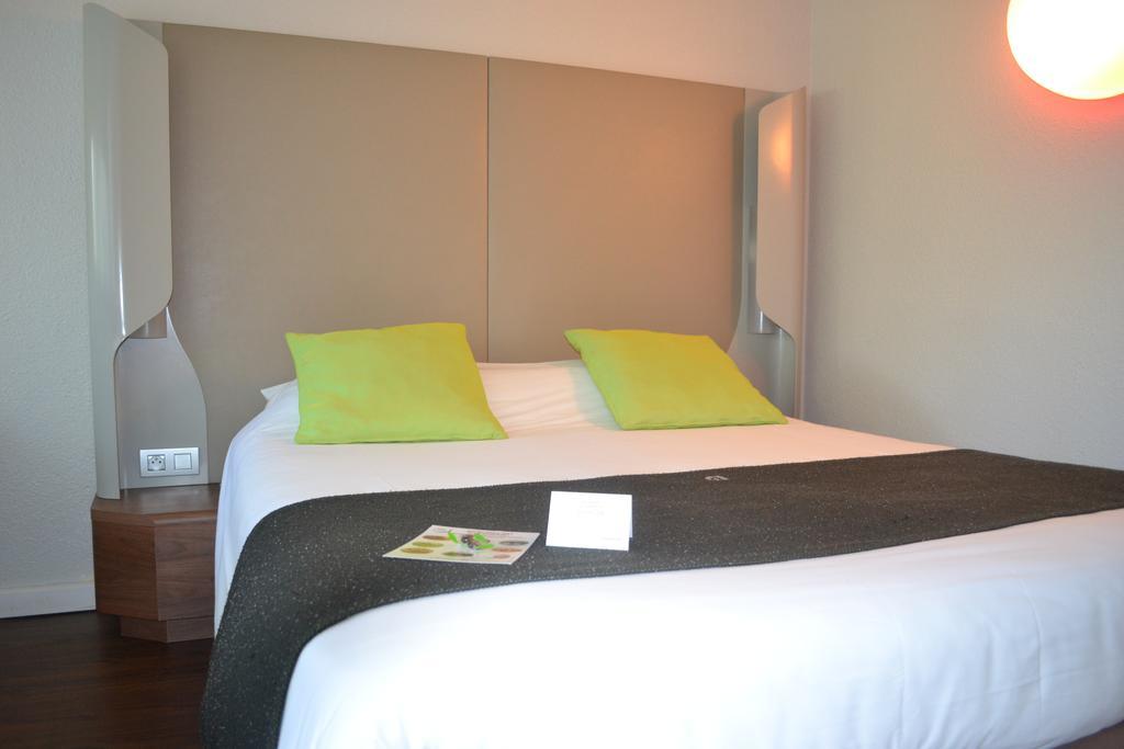Hotel Campanile Arles Exterior foto