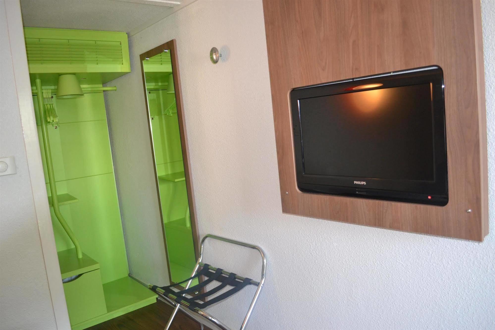 Hotel Campanile Arles Exterior foto